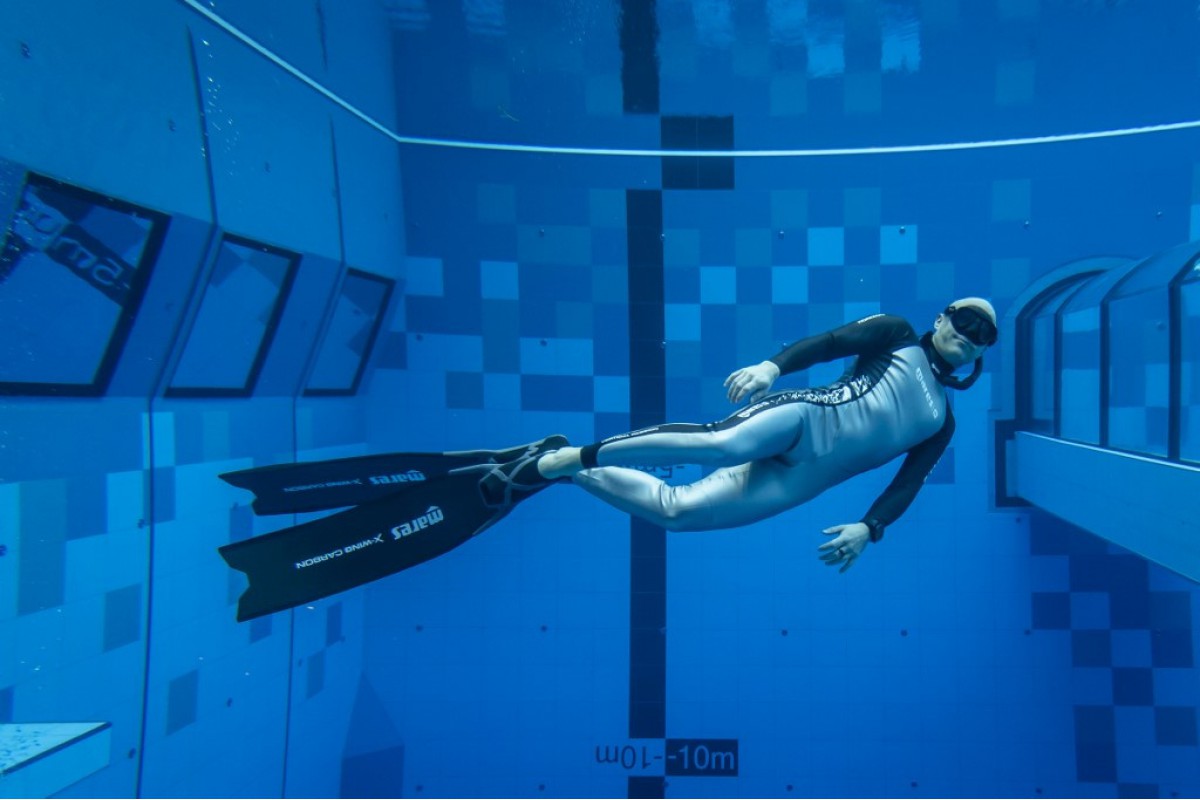 World's Deepest Diving Pool Opens in Poland